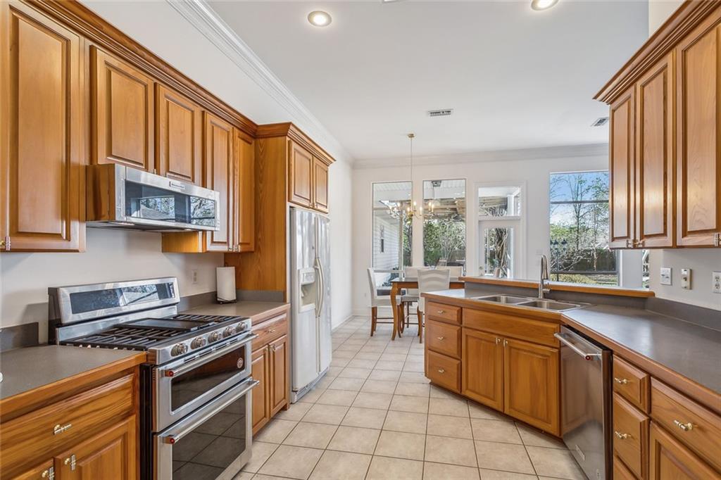 2102 Ridge Court Mandeville, LA 70448 - Photo 8 of 25 Gallery Image 8