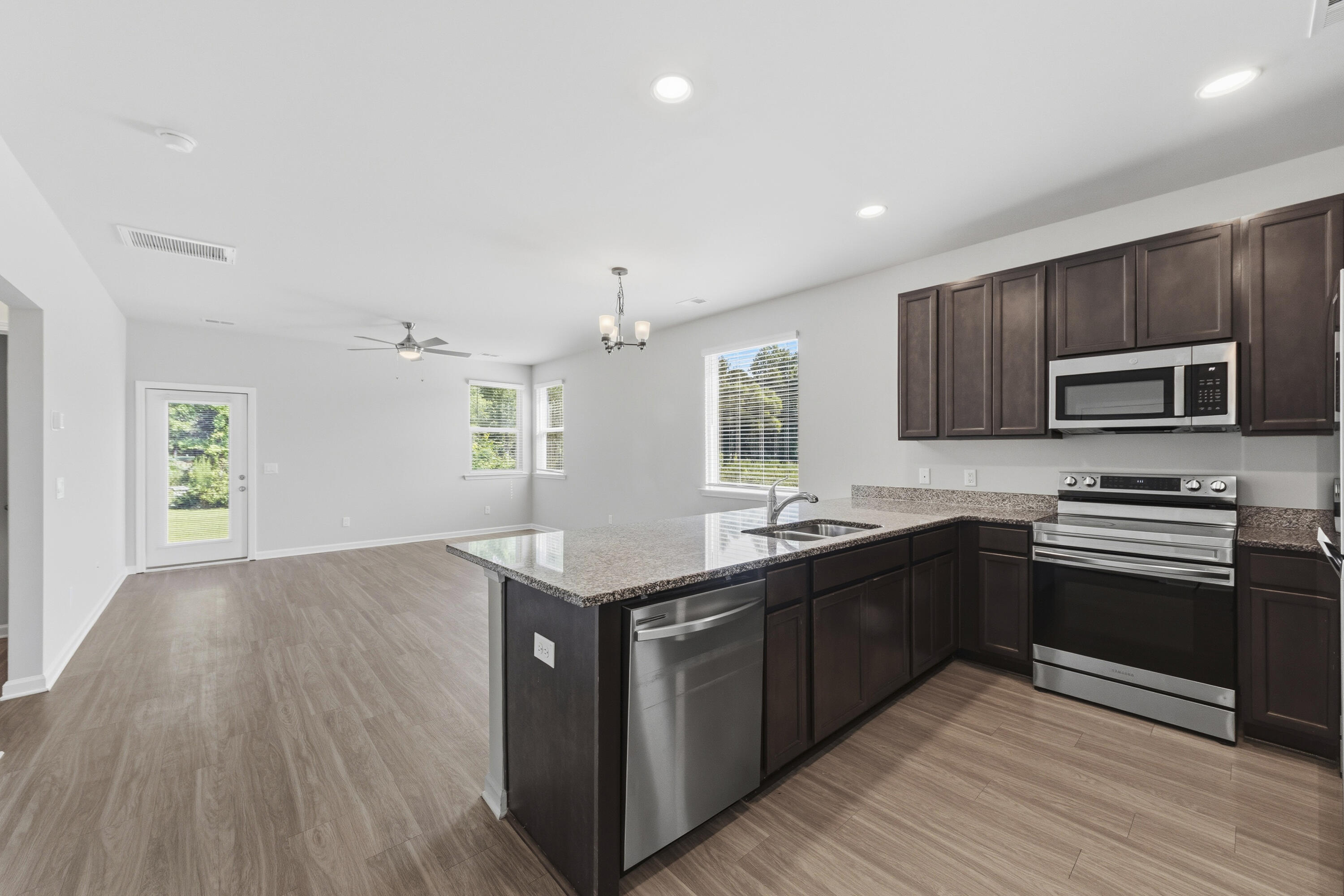 1330 Warrens Way Manning, SC 29102 - Photo 10 of 26 _01A8795