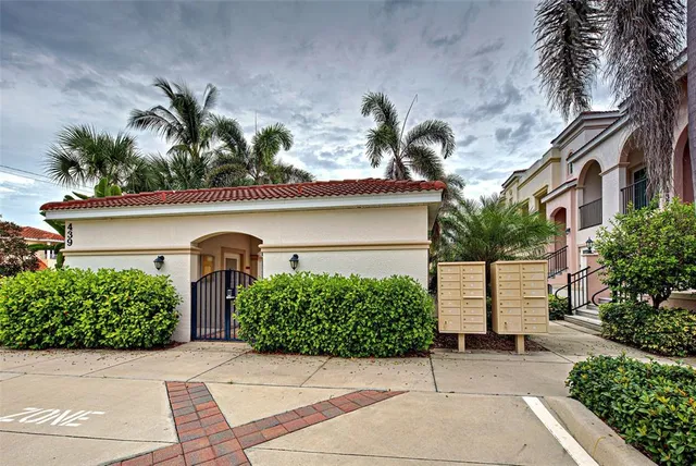 $799,900 | 445 Nokomis Avenue South, Unit 210, Venice, FL 34285