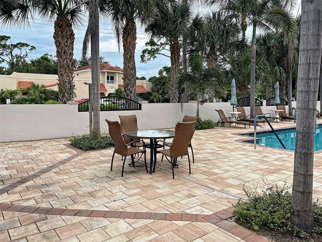 $799,900 | 445 Nokomis Avenue South, Unit 210, Venice, FL 34285