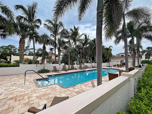 $799,900 | 445 Nokomis Avenue South, Unit 210, Venice, FL 34285