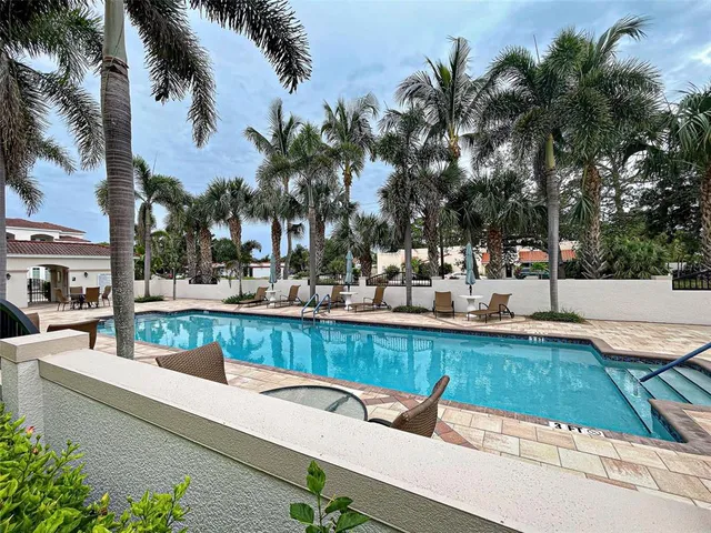 $799,900 | 445 Nokomis Avenue South, Unit 210, Venice, FL 34285