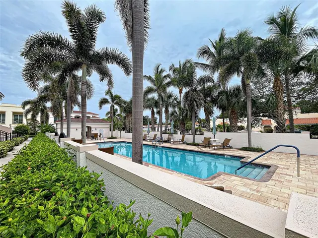 $799,900 | 445 Nokomis Avenue South, Unit 210, Venice, FL 34285