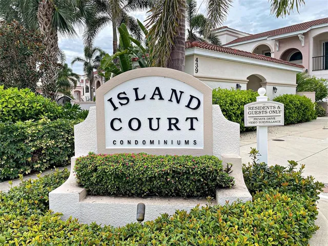 $799,900 | 445 Nokomis Avenue South, Unit 210, Venice, FL 34285