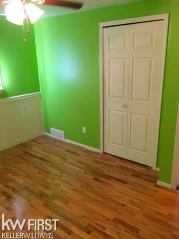 5206 East Carpenter Road Flint, MI 48506 - Photo 31 of 62 21195354-30.JPG