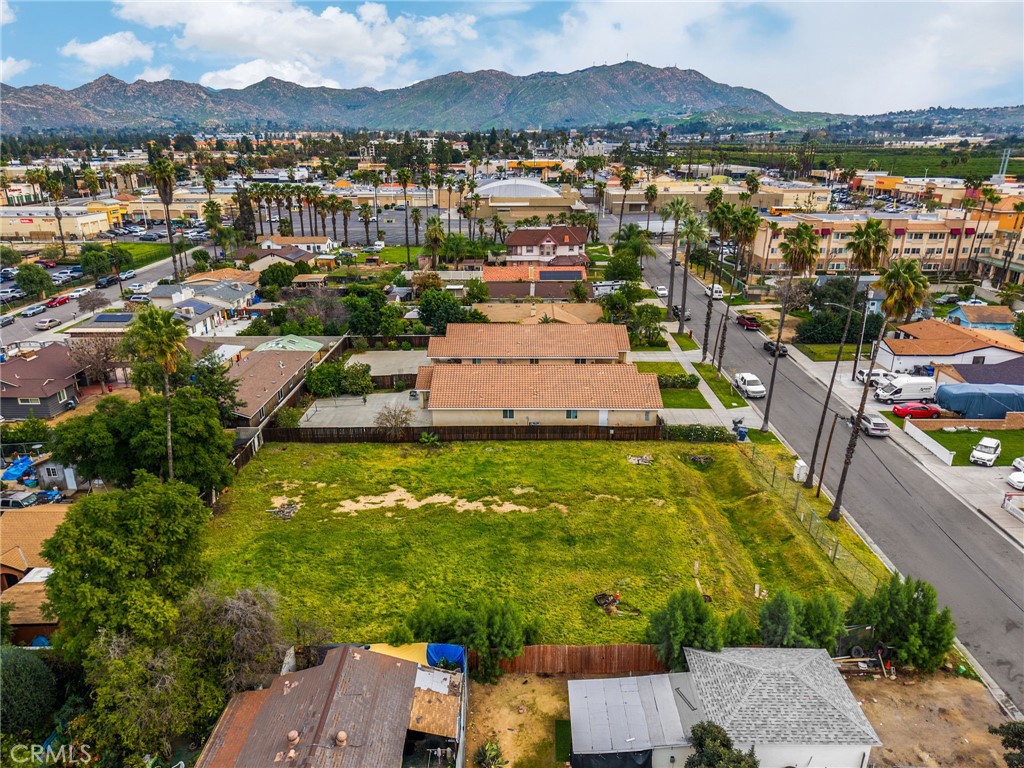 1879 10th Riverside, CA 92507 - Photo 29 of 44