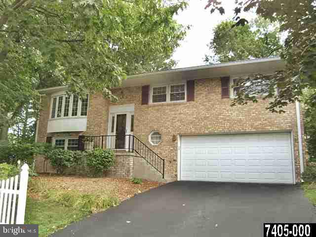 2745 Cambridge Road York, PA 17402 - Photo 1 of 17 Gallery Image 1