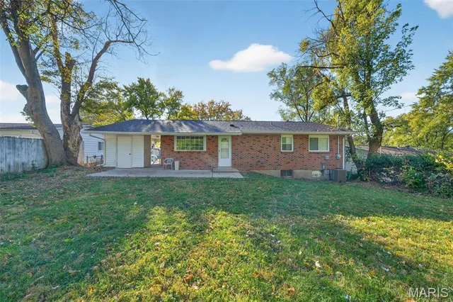 $230,000 | 3291 Bristol Hall Drive, Bridgeton, MO 63044