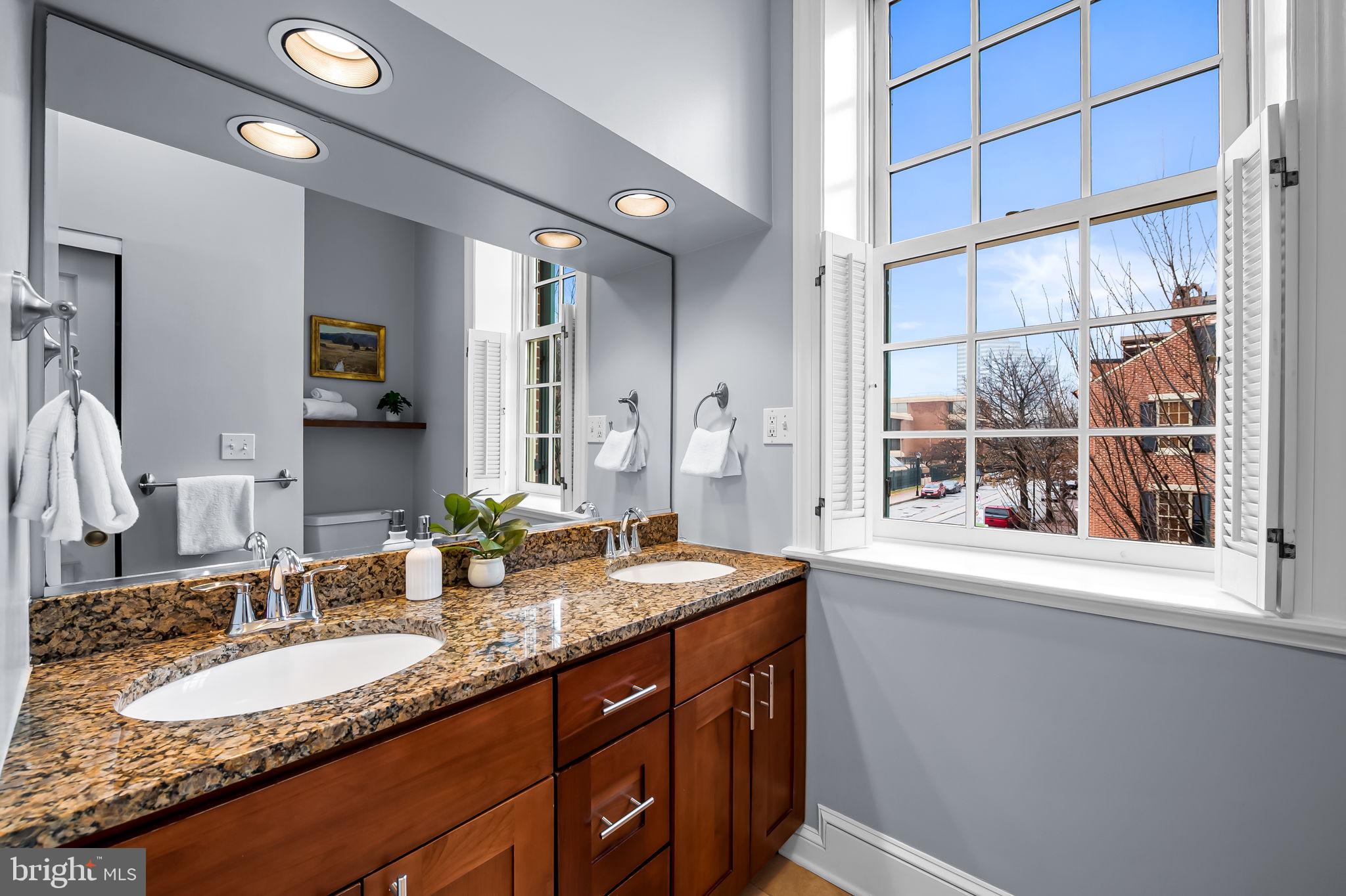 137 West Lee Street Baltimore, MD 21230 - Photo 36 of 65 Full Bath