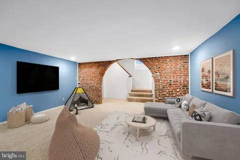 $995,000 | 137 West Lee Street, Baltimore, MD 21230