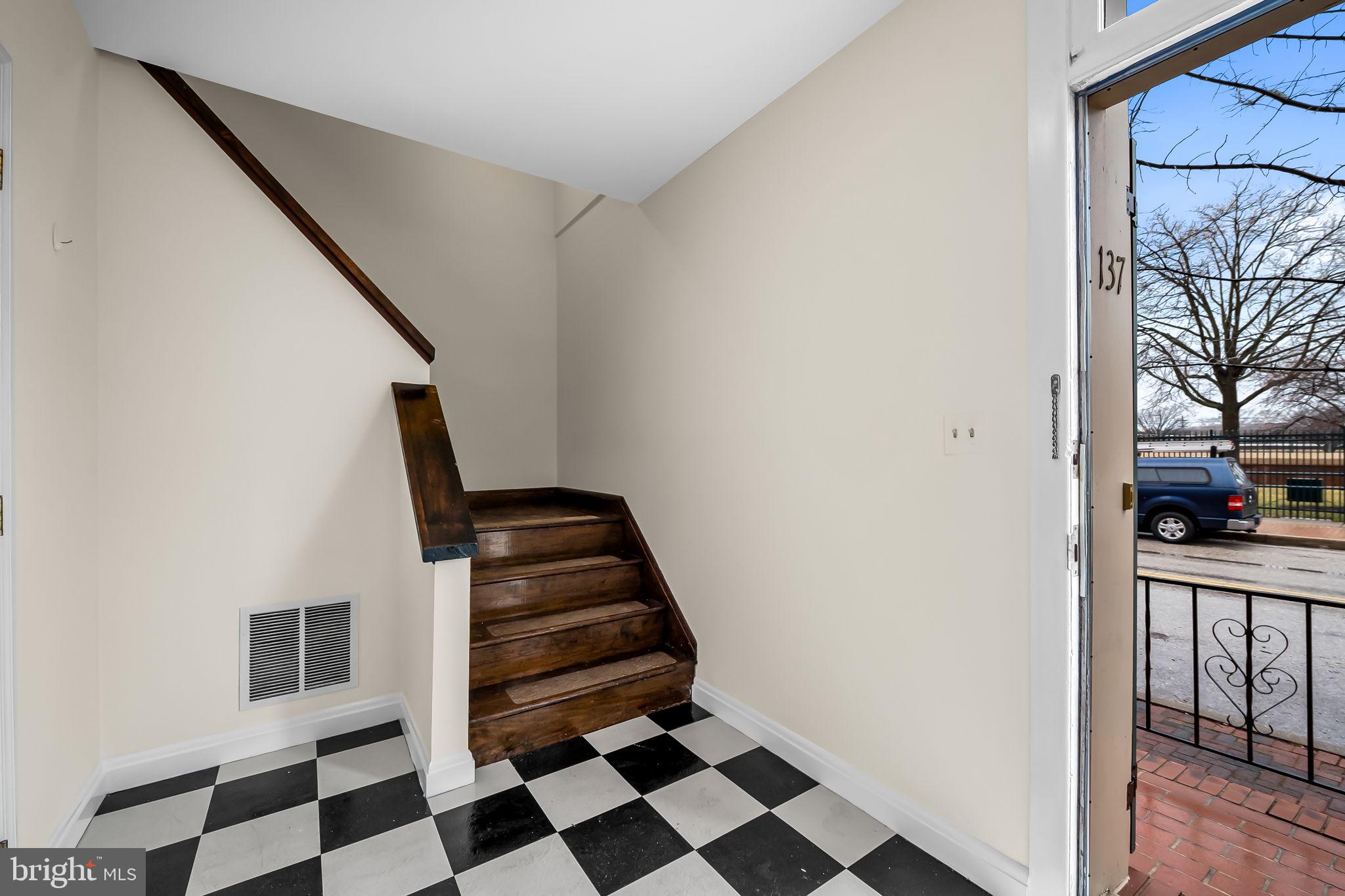 137 West Lee Street Baltimore, MD 21230 - Photo 51 of 65 Apartment Foyer