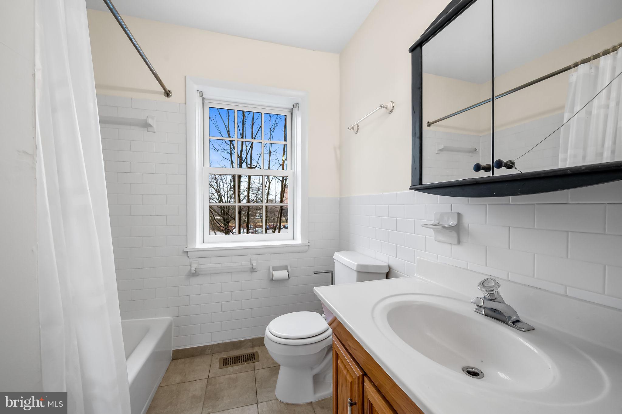 137 West Lee Street Baltimore, MD 21230 - Photo 59 of 65 Apartment Bathroom