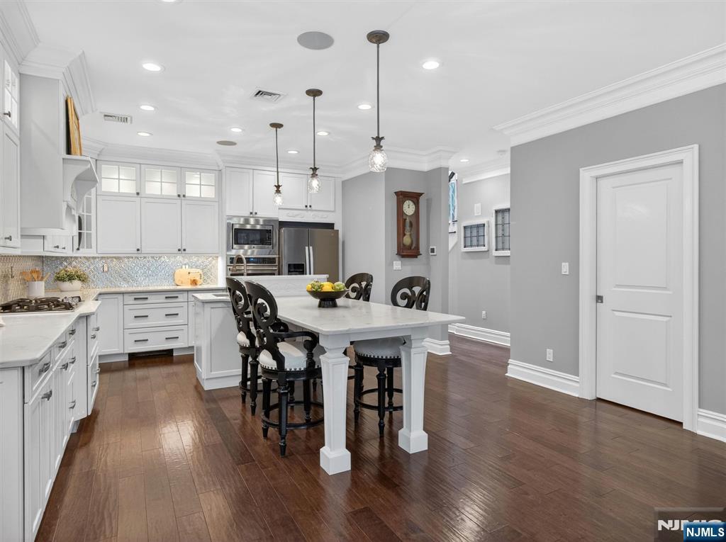 444 Lake Road Wyckoff, NJ 07481 - Photo 11 of 50