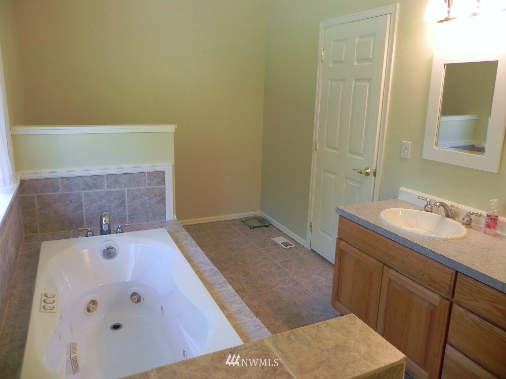 8718 Grandview Road Arlington, WA 98223 - Photo 12 of 20 Gallery Image 12