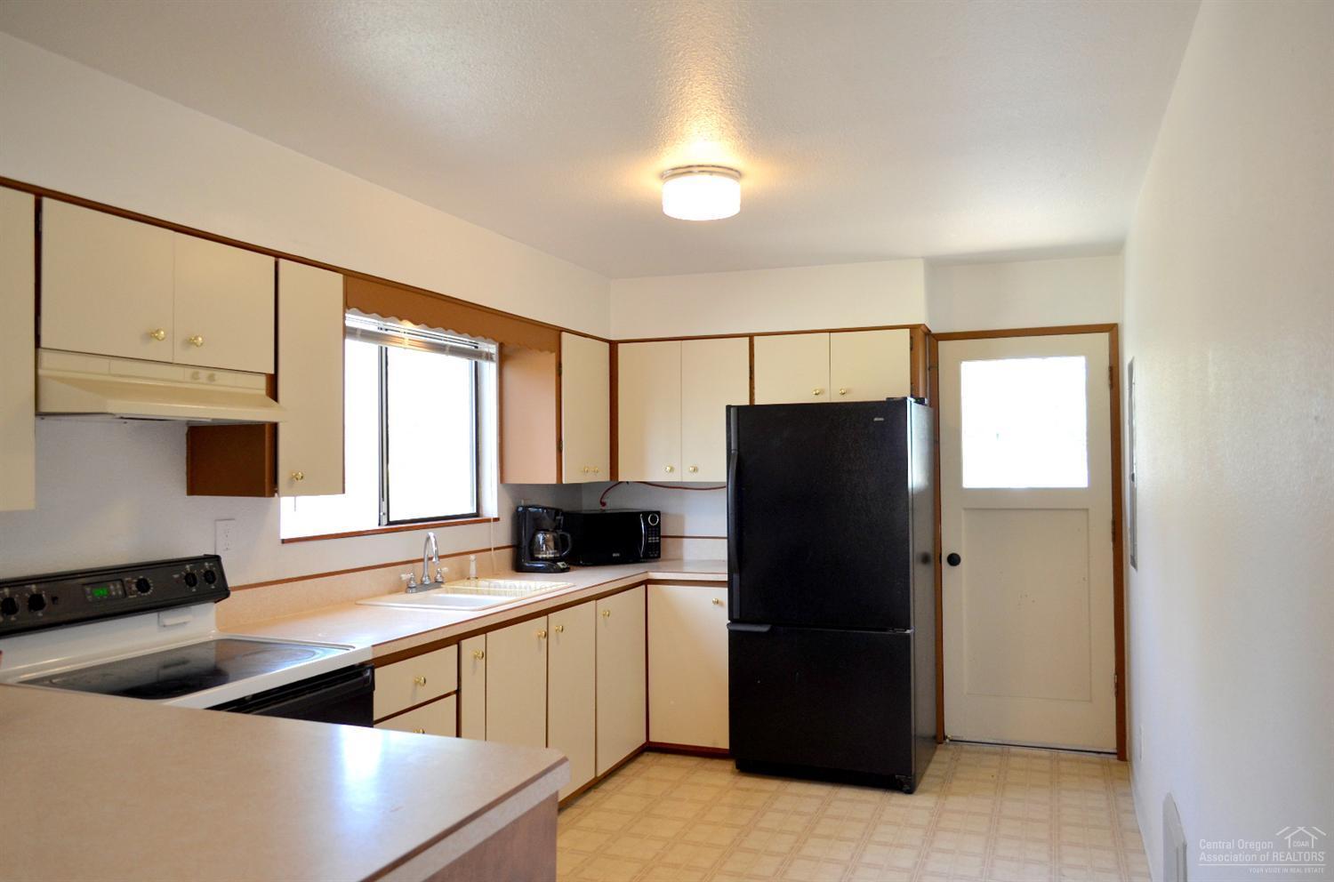64280 Hunnell Road Bend, OR 97703 - Photo 5 of 18 Additional Photo