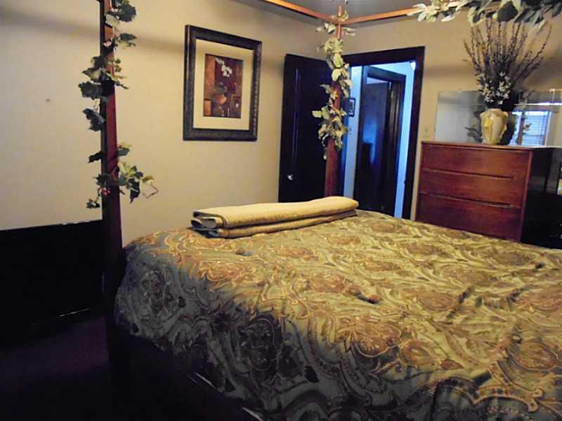 1033 Anderson Road Pittsburgh, PA 15209 - Photo 12 of 25 Master Bedroom.
