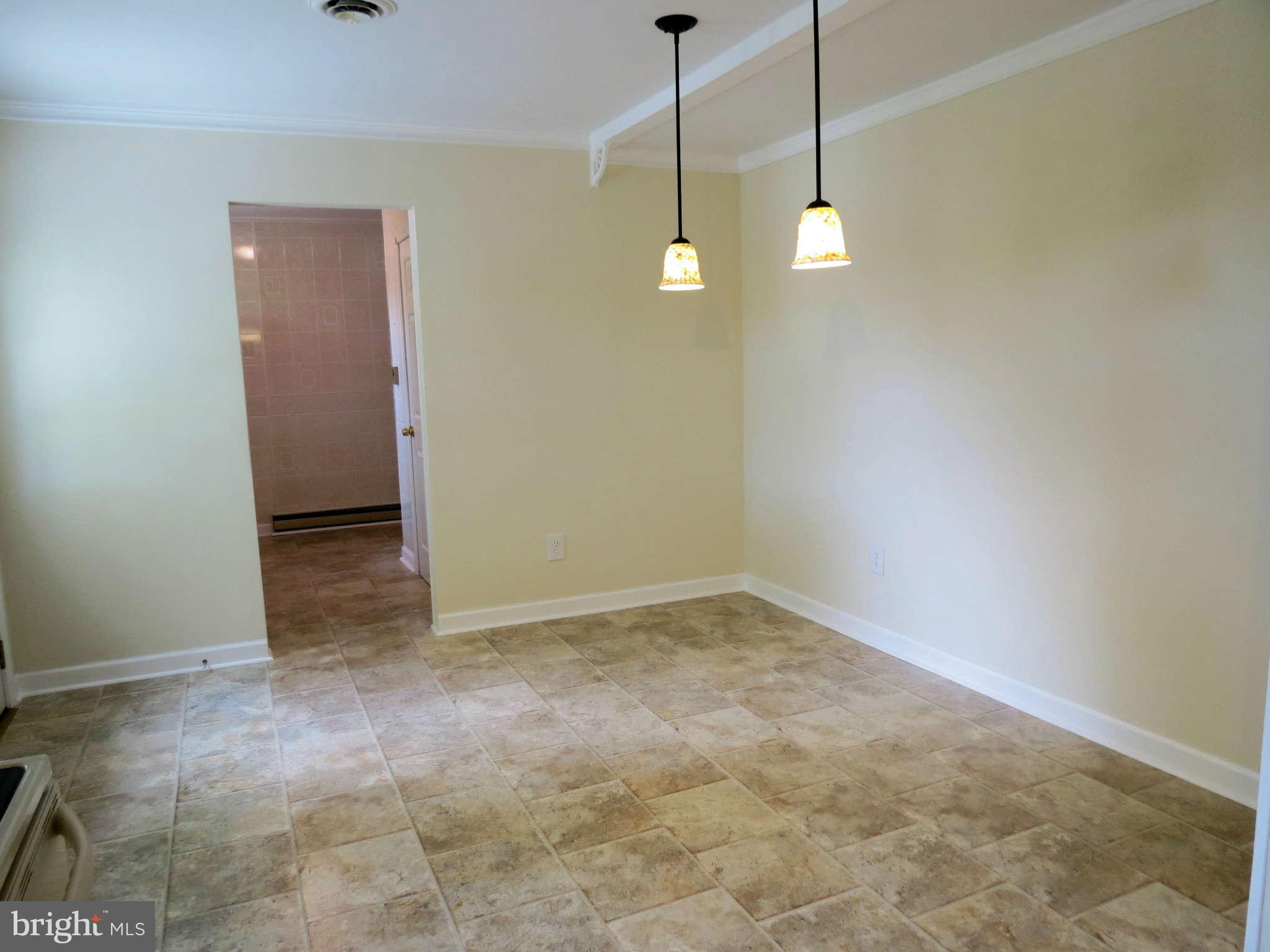 2353 Braddock Road Mount Airy, MD 21771 - Photo 11 of 30 Breakfast Area