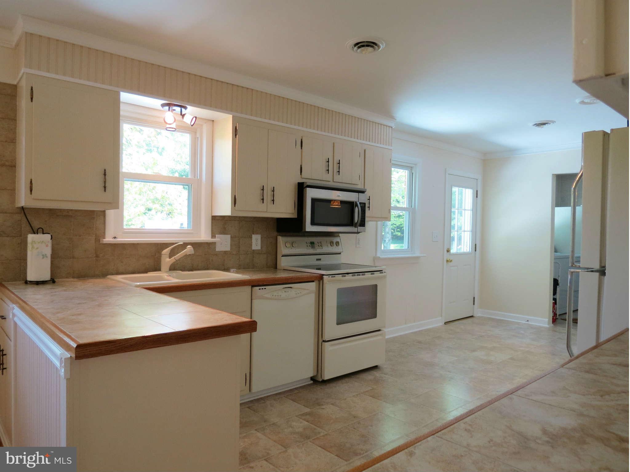 2353 Braddock Road Mount Airy, MD 21771 - Photo 10 of 30 Kitchen