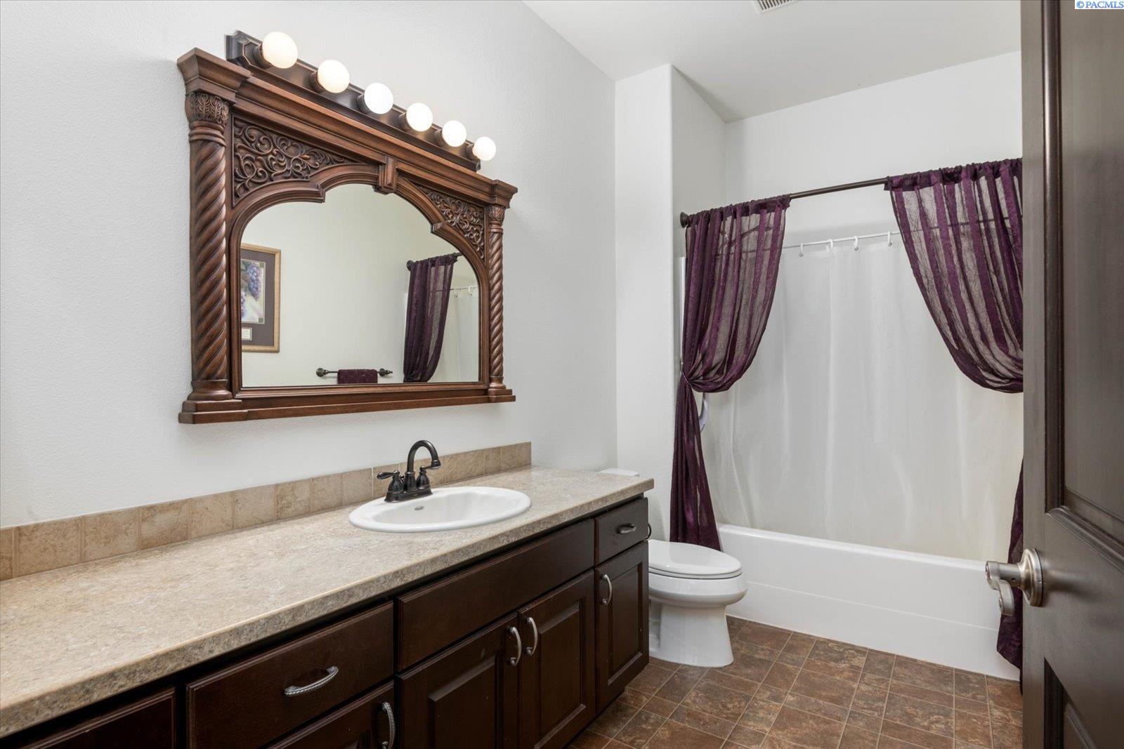17538 South Fairview Loop Kennewick, WA 99338 - Photo 21 of 47 Gallery Image 21