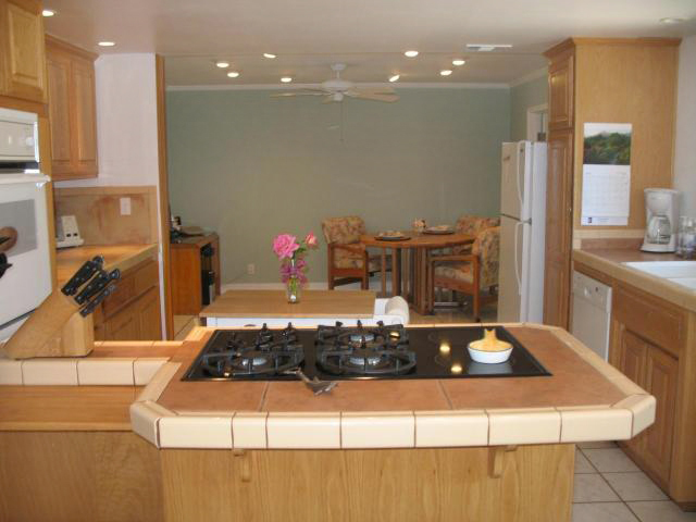 452 Wakefield Road Goleta, CA 93117 - Photo 3 of 9 Kitchen