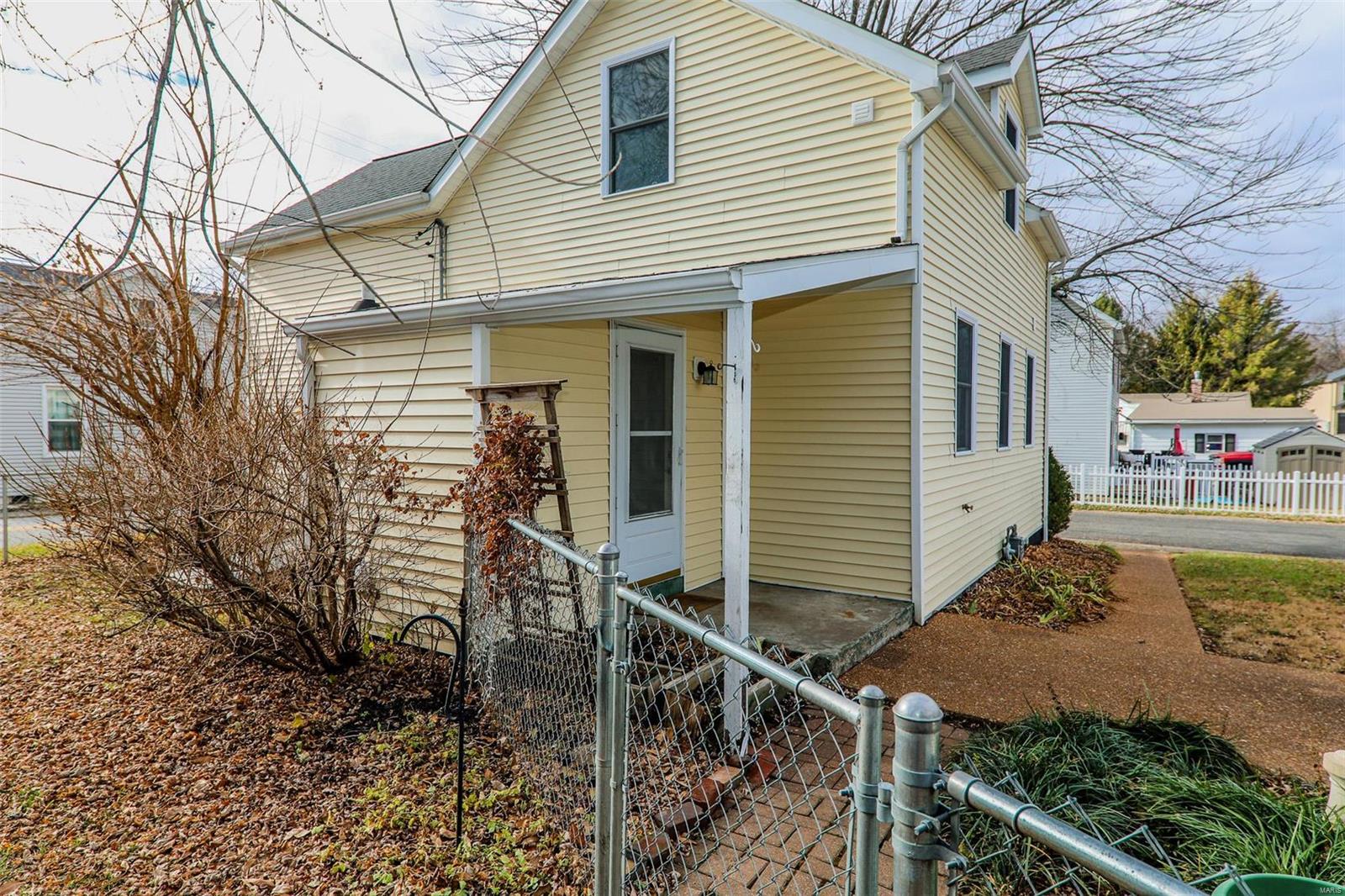 106 South Washington Street Troy, IL 62294 - Photo 2 of 20