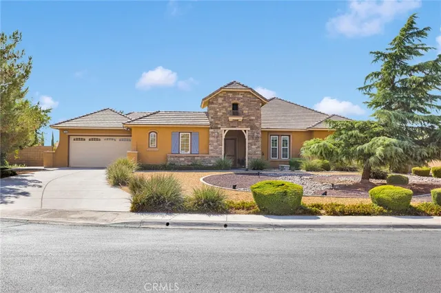 a front view of house with yard