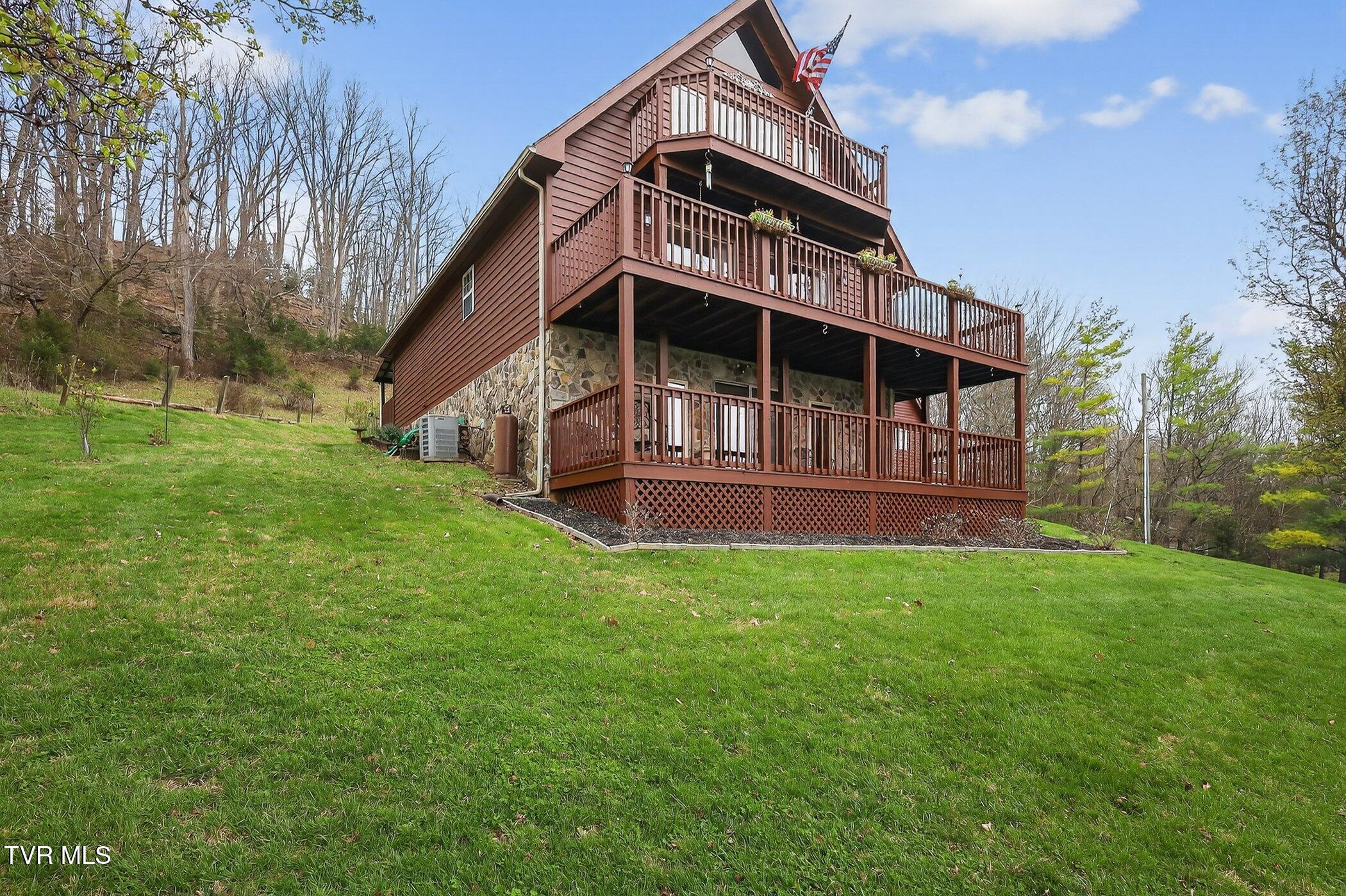 12138 Dettor Road Bristol, VA 24202 - Photo 24 of 52 IMG_2300