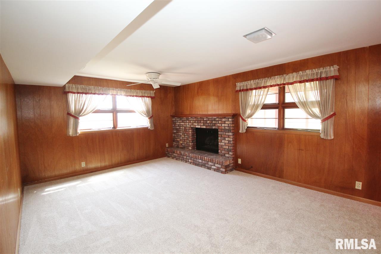 432 West Timber Ridge Drive Peoria, IL 61615 - Photo 13 of 34 Gallery Image 13