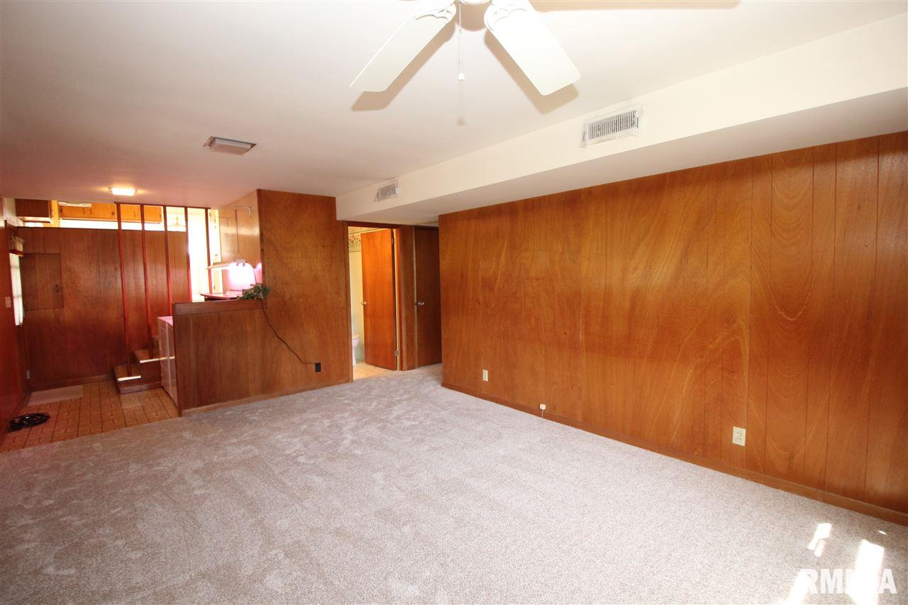432 West Timber Ridge Drive Peoria, IL 61615 - Photo 14 of 34 Gallery Image 14