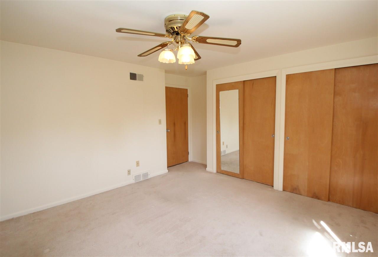 432 West Timber Ridge Drive Peoria, IL 61615 - Photo 16 of 34 Gallery Image 16