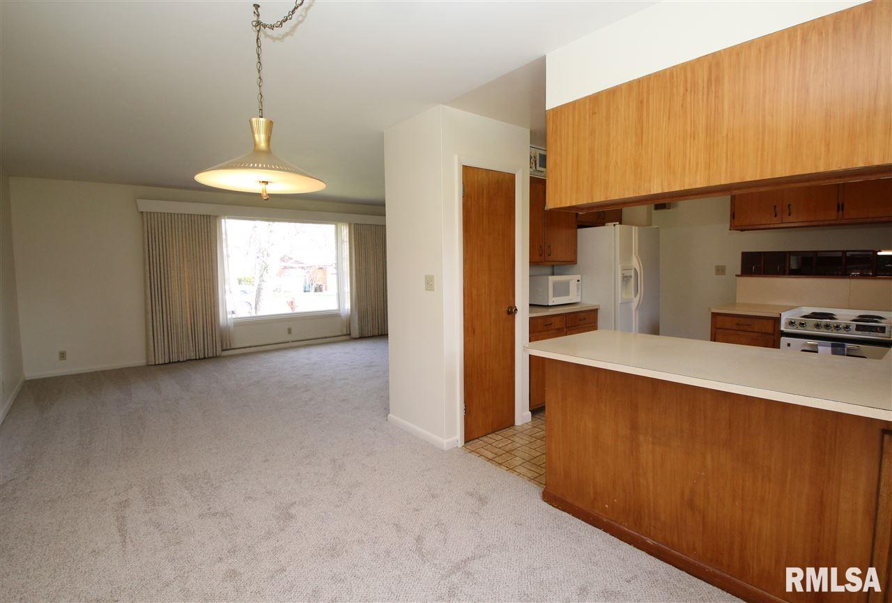432 West Timber Ridge Drive Peoria, IL 61615 - Photo 8 of 34 Gallery Image 8