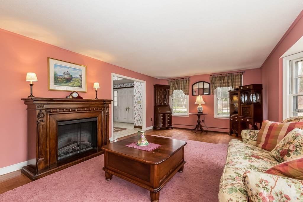 9 Standish Road Norfolk, MA 02056 - Photo 10 of 22 Gallery Image 10