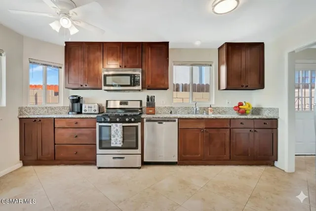 $3,300 | 7322 Lindley Avenue, Reseda, CA 91335