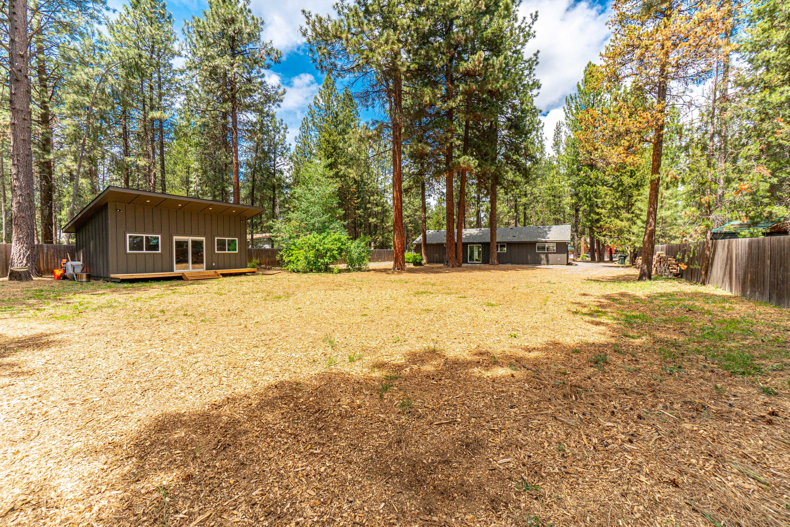 16981 Indio Road Bend, OR 97707 - Photo 3 of 39 RileyVisuals-27