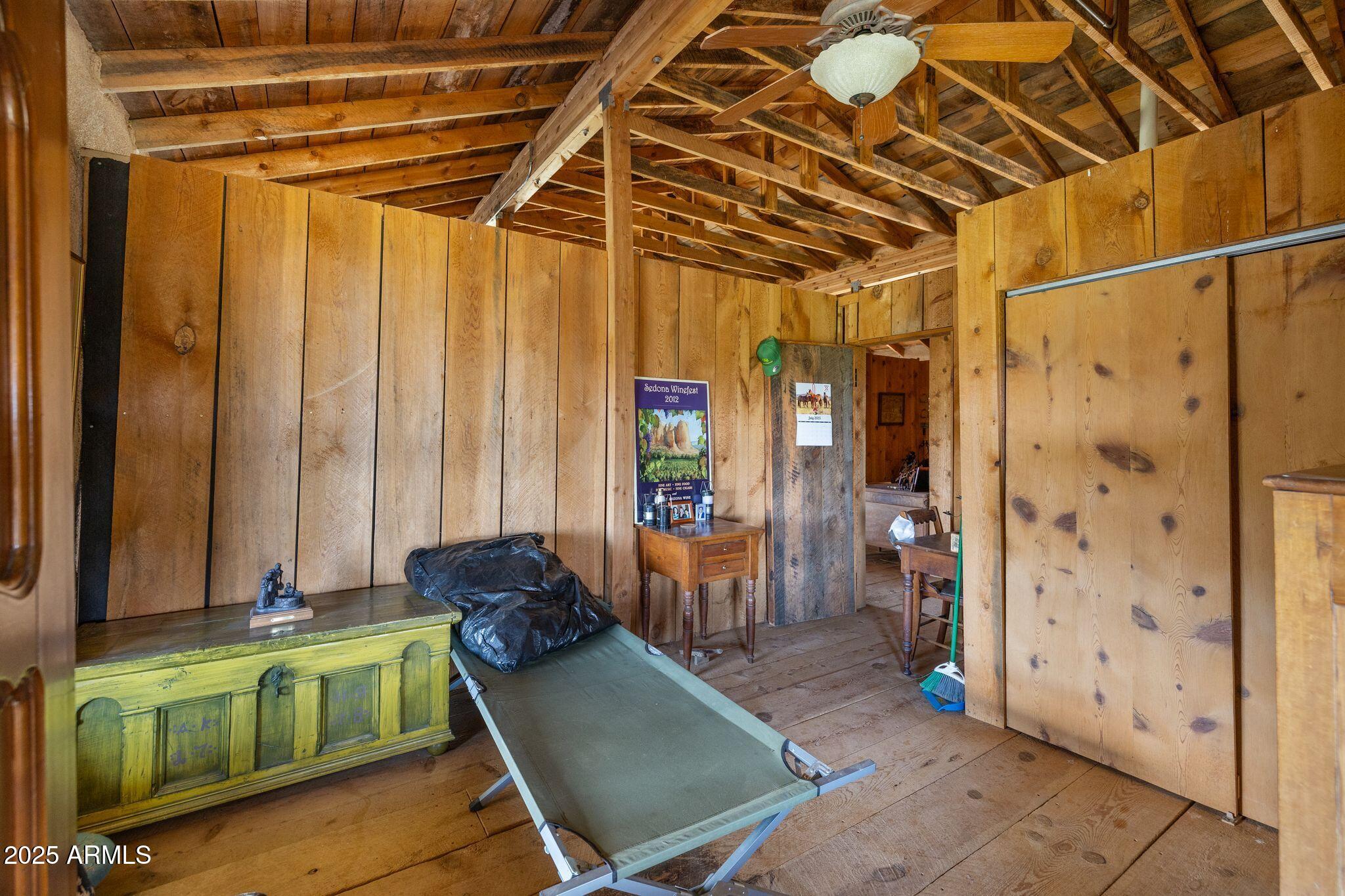 9955 East Iron King Road Mayer, AZ 86333 - Photo 18 of 41 a living room with furniture