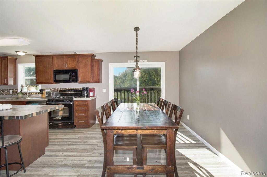 2432 Fisher Road Howell, MI 48855 - Photo 7 of 23