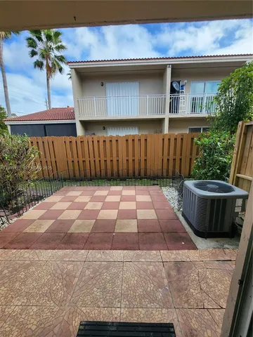 $2,425 | 6934 Northwest 166th Terrace, Unit 1402, Miami Lakes, FL 33014