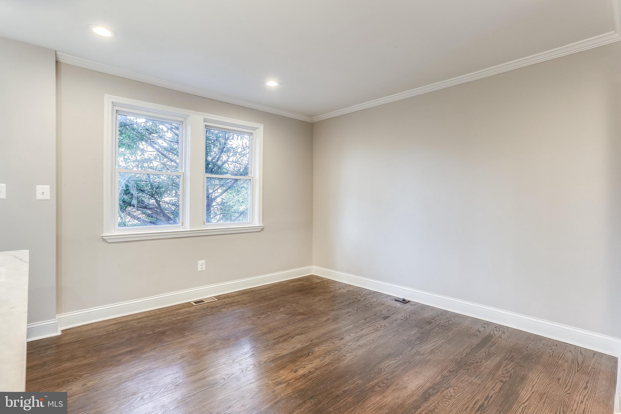 1514 Lochwood Road Baltimore, MD 21218 - Photo 12 of 32