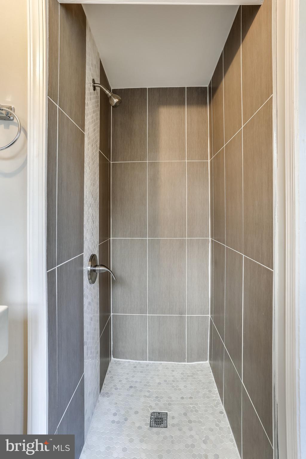 1514 Lochwood Road Baltimore, MD 21218 - Photo 17 of 32