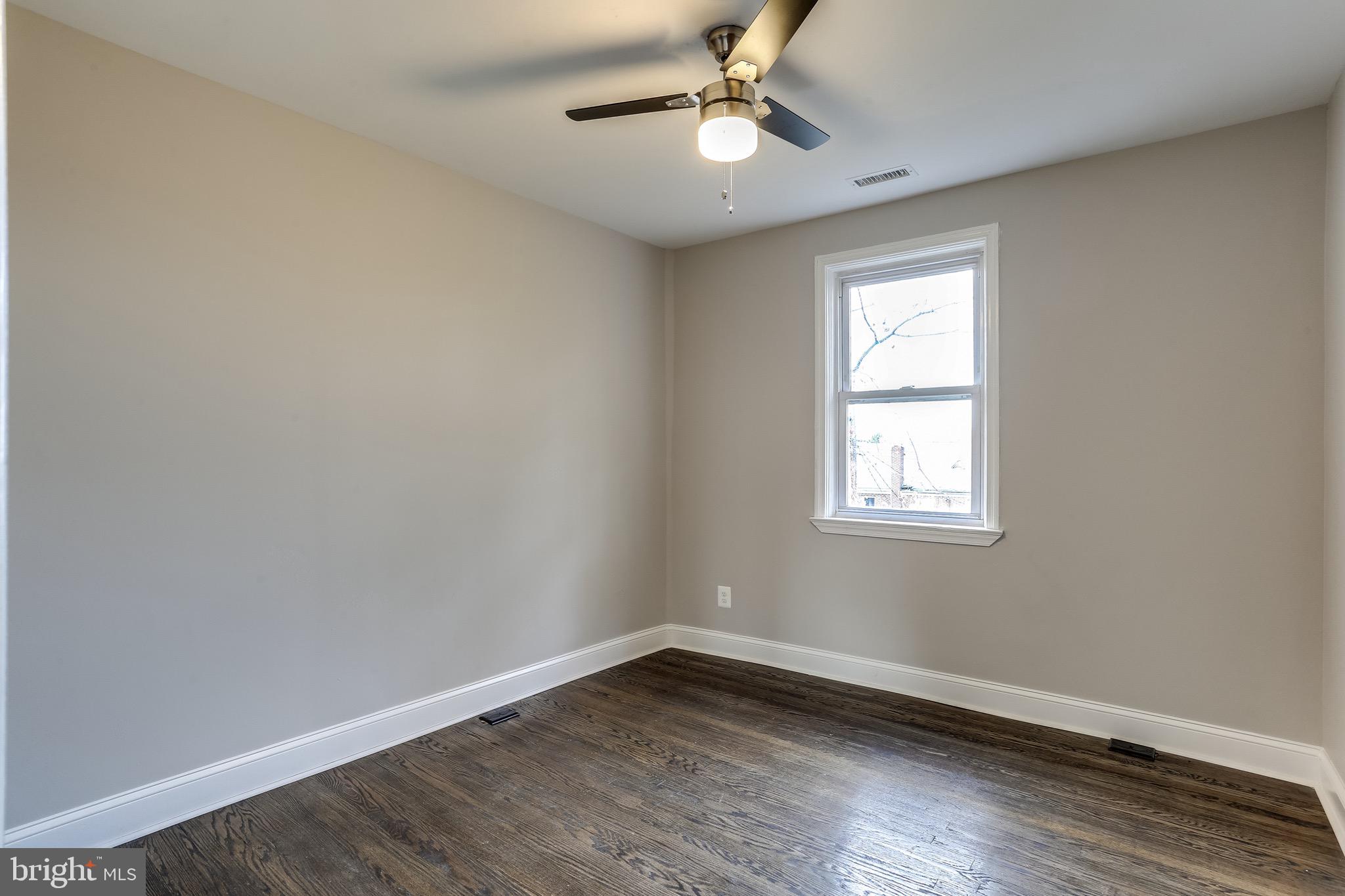 1514 Lochwood Road Baltimore, MD 21218 - Photo 18 of 32