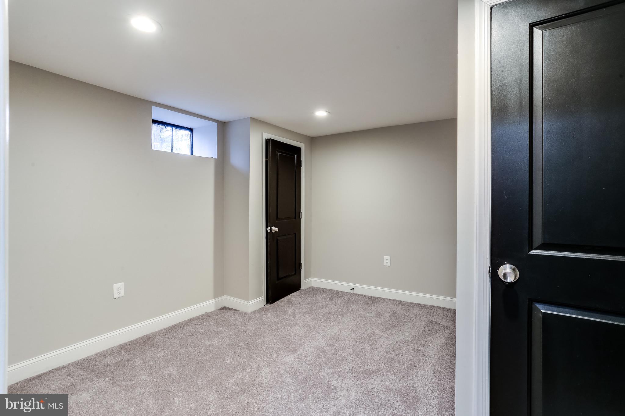 1514 Lochwood Road Baltimore, MD 21218 - Photo 25 of 32