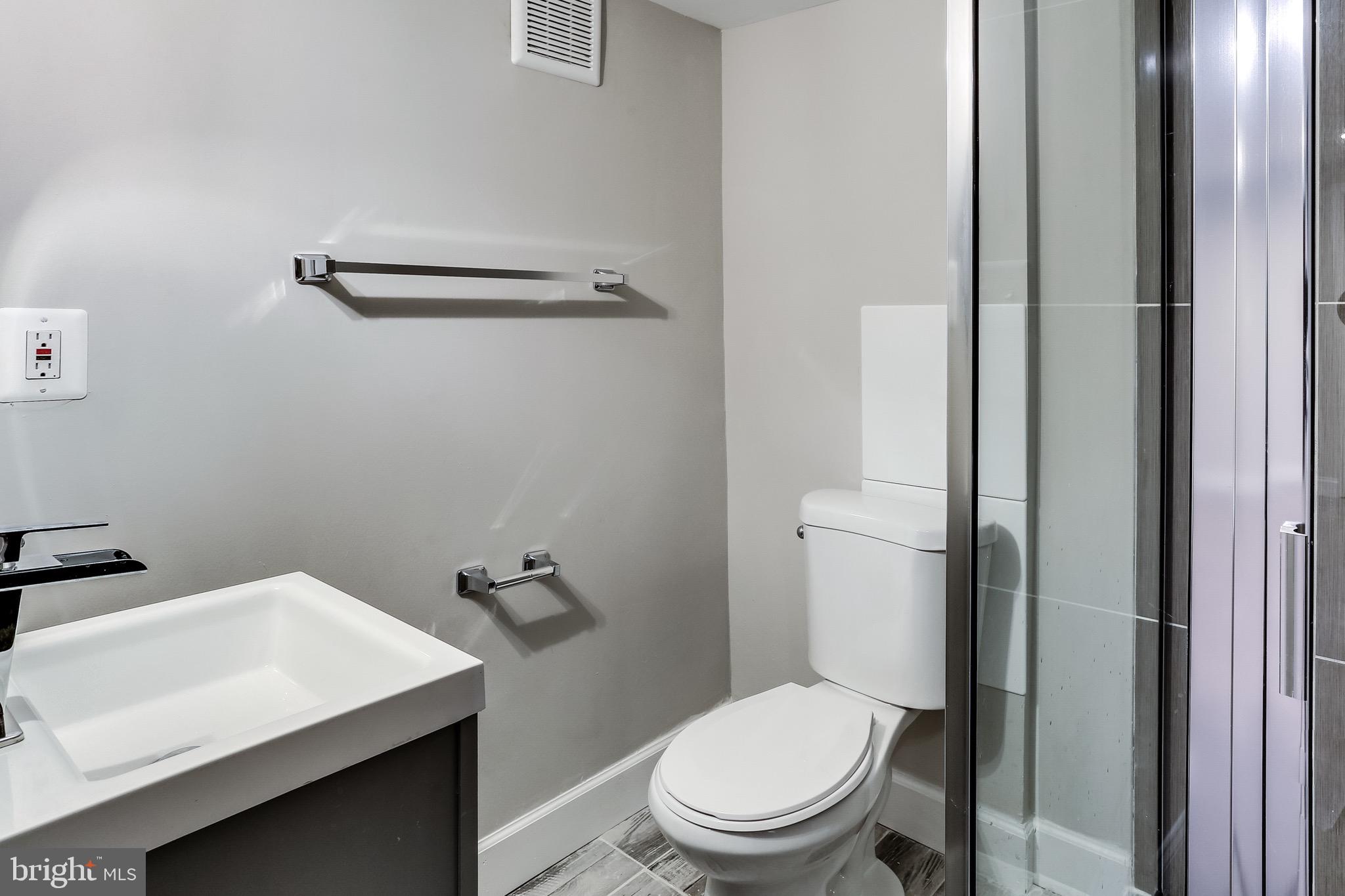 1514 Lochwood Road Baltimore, MD 21218 - Photo 27 of 32