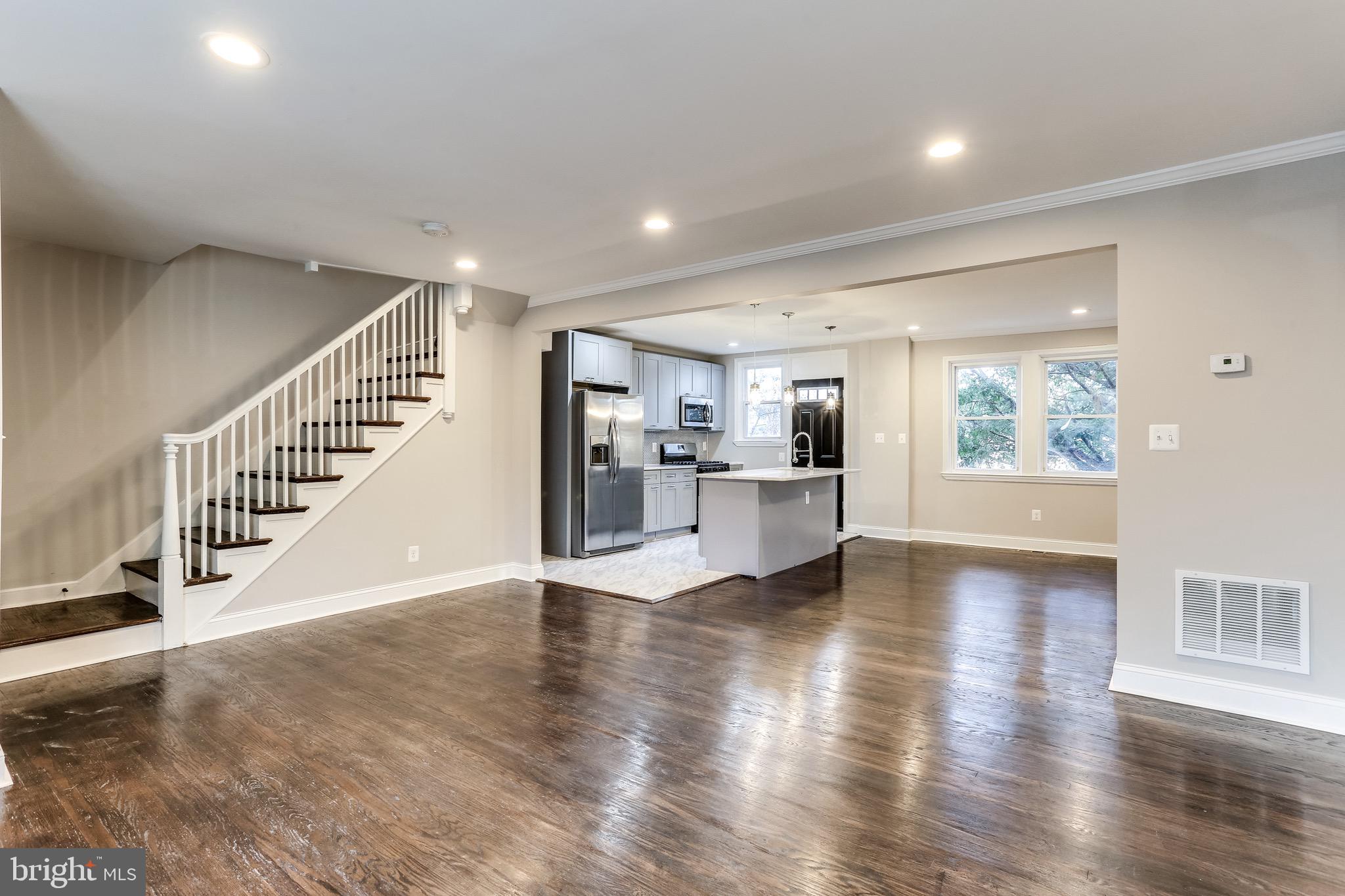 1514 Lochwood Road Baltimore, MD 21218 - Photo 5 of 32