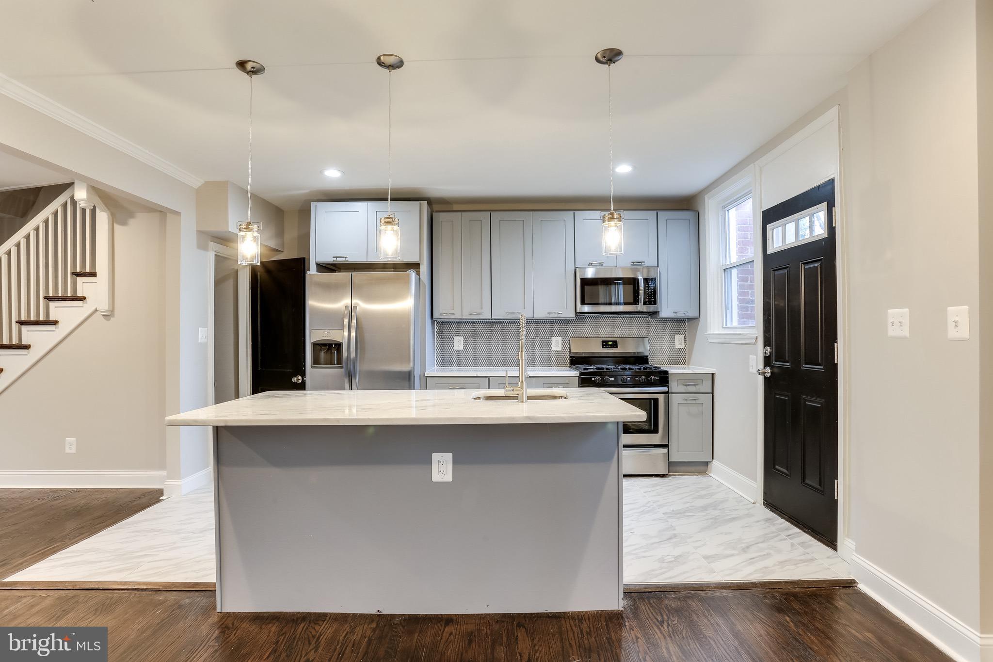 1514 Lochwood Road Baltimore, MD 21218 - Photo 10 of 32