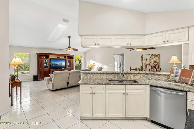 $794,982 | 3670 Painted Bunting Place, Grant, FL 32949