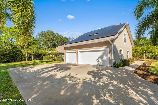 $794,982 | 3670 Painted Bunting Place, Grant, FL 32949