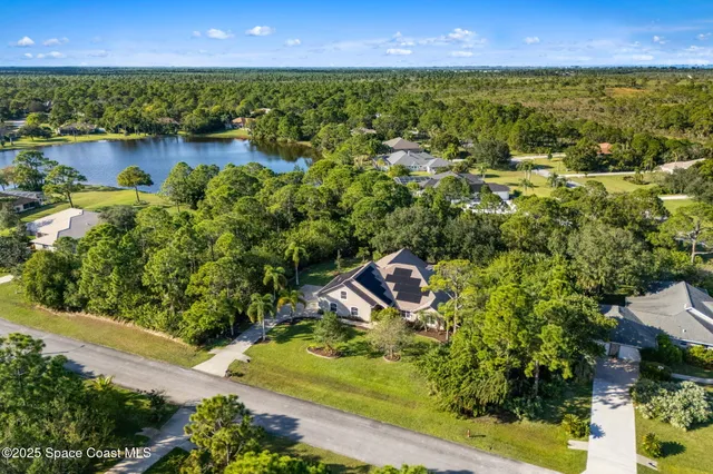 $794,982 | 3670 Painted Bunting Place, Grant, FL 32949