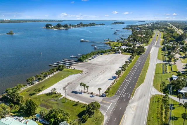 $794,982 | 3670 Painted Bunting Place, Grant, FL 32949