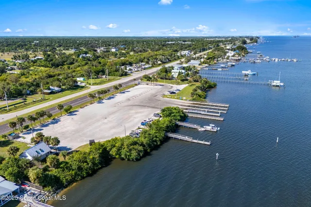 $794,982 | 3670 Painted Bunting Place, Grant, FL 32949