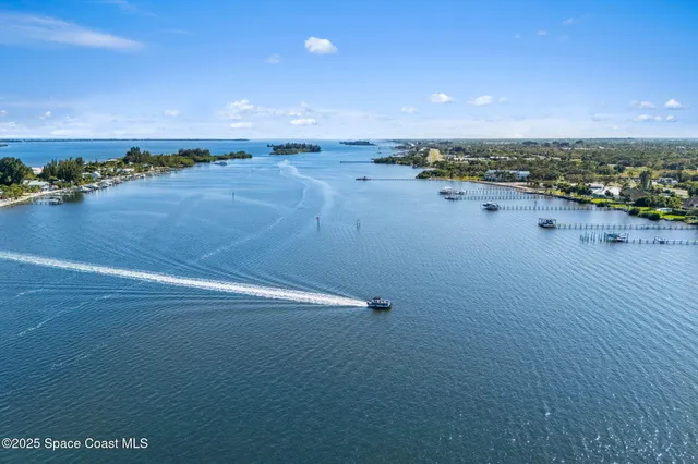 $794,982 | 3670 Painted Bunting Place, Grant, FL 32949